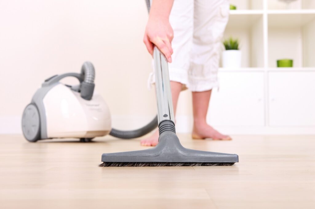 How to Vacuum Floors