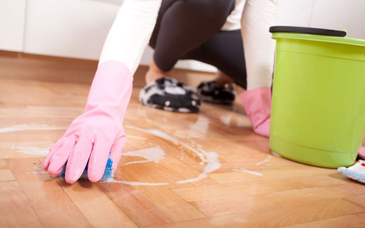 What is Included in a Deep House Cleaning: Living Room