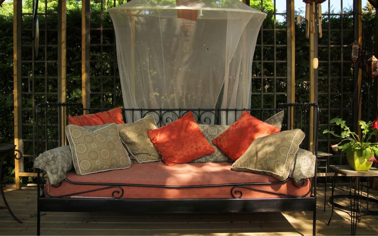 difference between indoor and outdoor cushions
