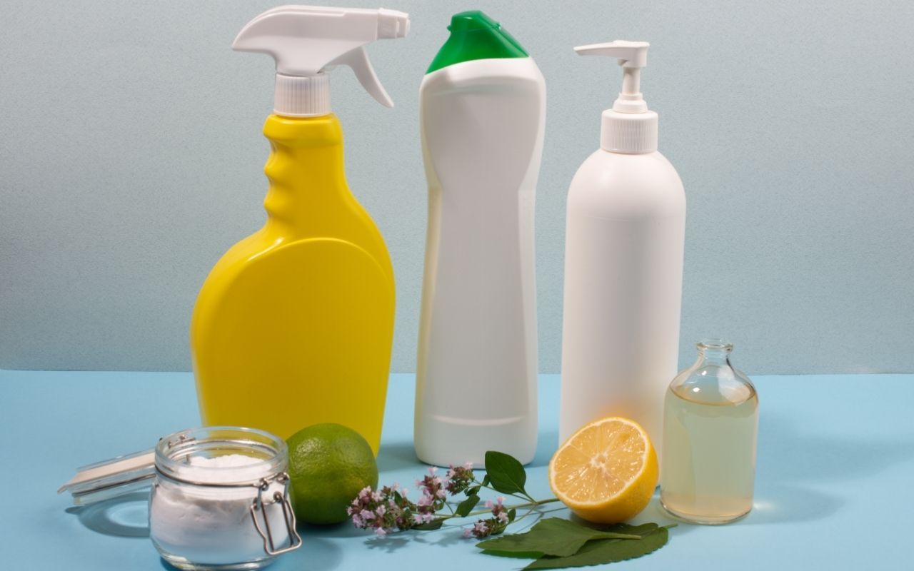 Natural and eco-friendly cleaning products for spring